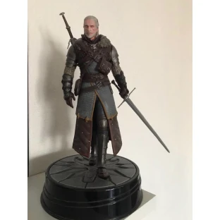 The Witcher 3 Figure: Geralt in Grandmaster Ursine Armor