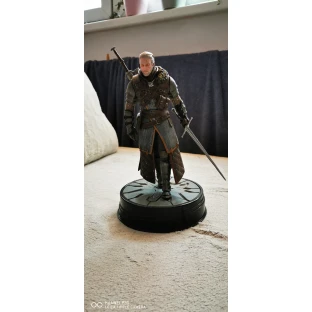 The Witcher 3 Figure: Geralt in Grandmaster Ursine Armor