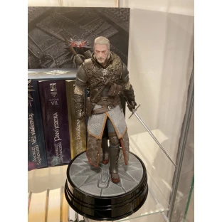 The Witcher 3 Figure: Geralt in Grandmaster Ursine Armor