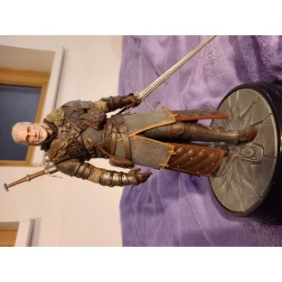 The Witcher 3 Figure: Geralt in Grandmaster Ursine Armor