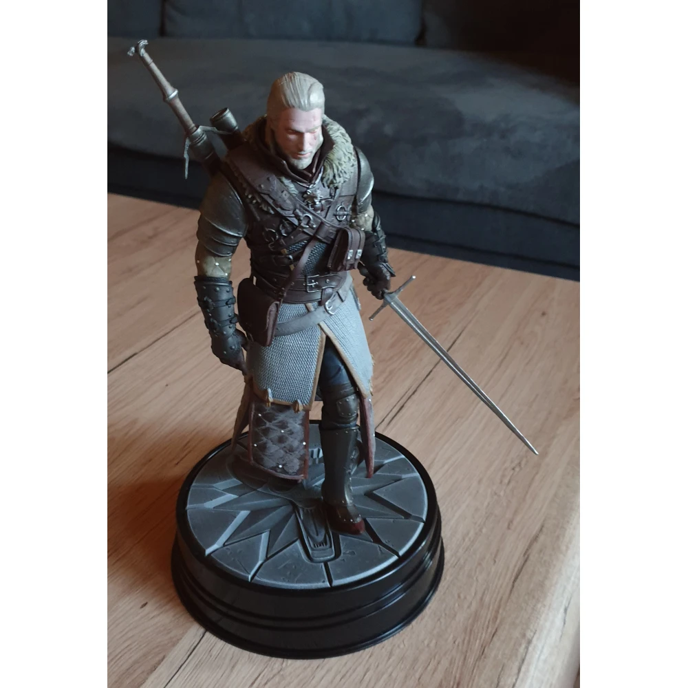 The Witcher 3 Figure: Geralt in Grandmaster Ursine Armor
