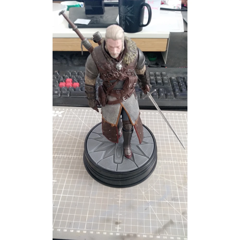 The Witcher 3 Figure: Geralt in Grandmaster Ursine Armor