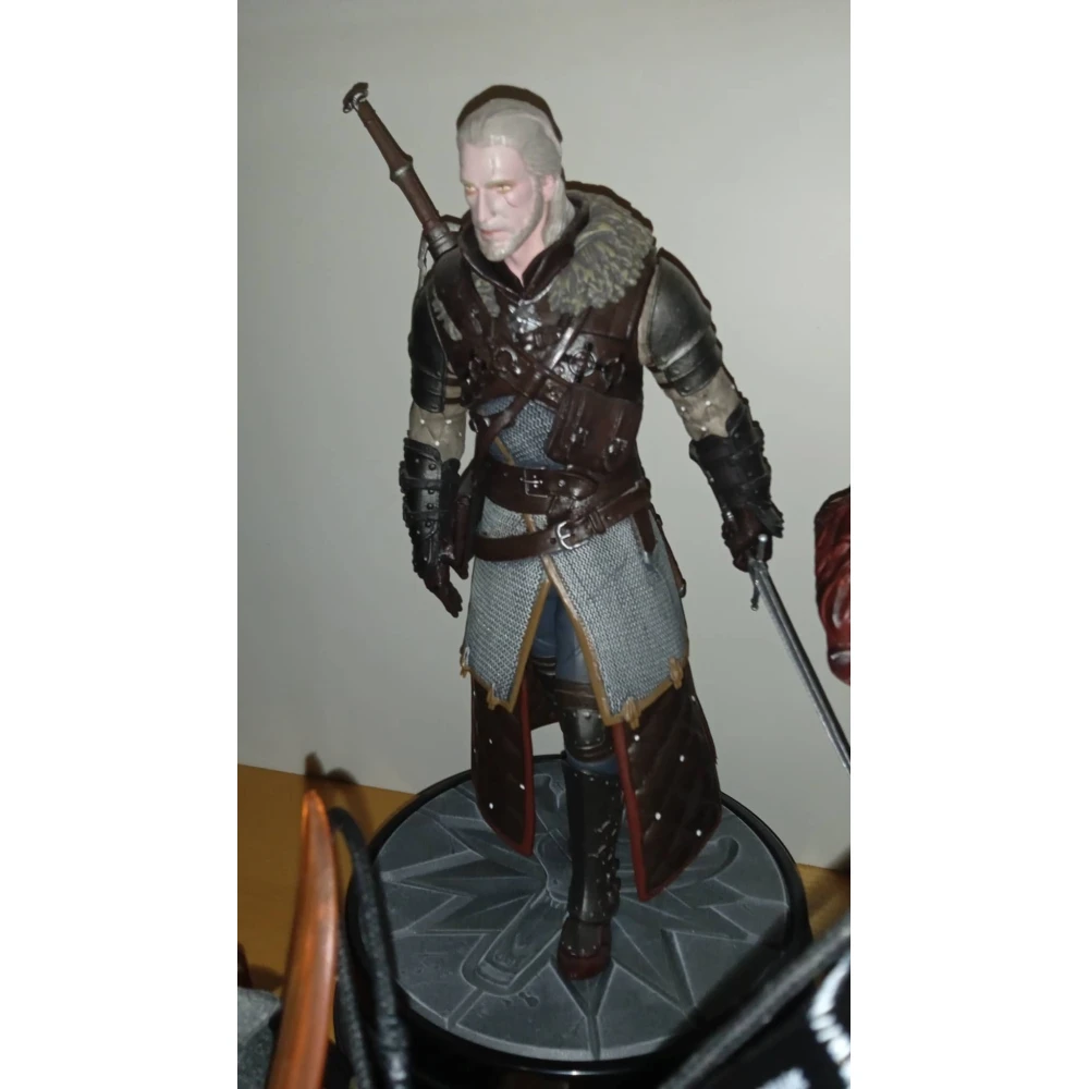 The Witcher 3 Figure: Geralt in Grandmaster Ursine Armor