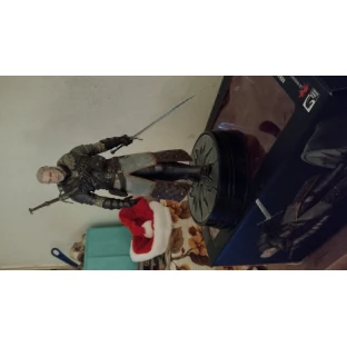 The Witcher 3 Figure: Geralt in Grandmaster Ursine Armor