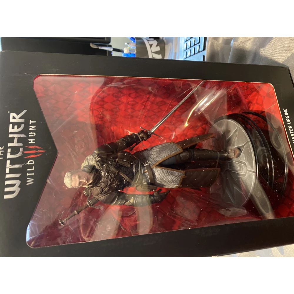 The Witcher 3 Figure: Geralt in Grandmaster Ursine Armor