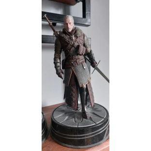 The Witcher 3 Figure: Geralt in Grandmaster Ursine Armor