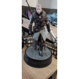 The Witcher 3 Figure: Geralt in Grandmaster Ursine Armor