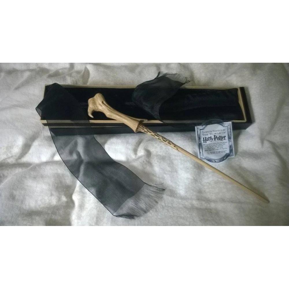Lord Voldemort's Wand with Ollivander's Box