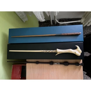 Lord Voldemort's Wand with Ollivander's Box
