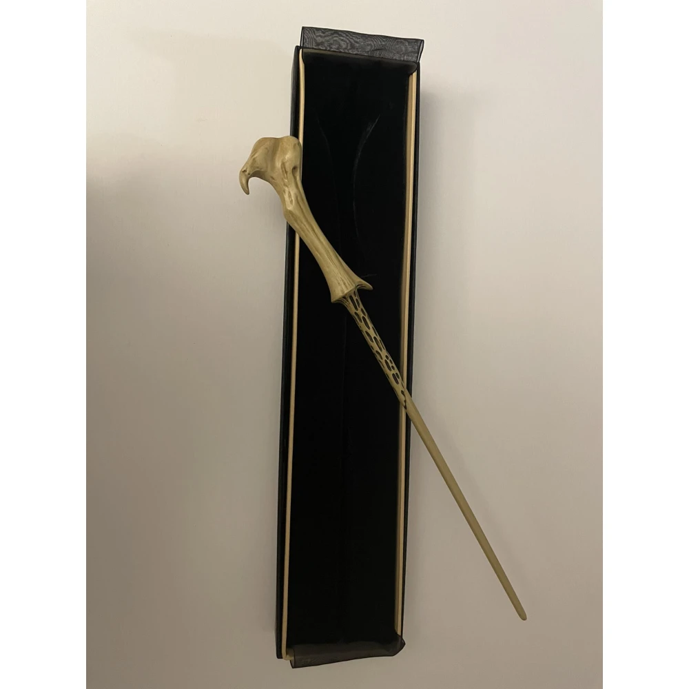 Lord Voldemort's Wand with Ollivander's Box