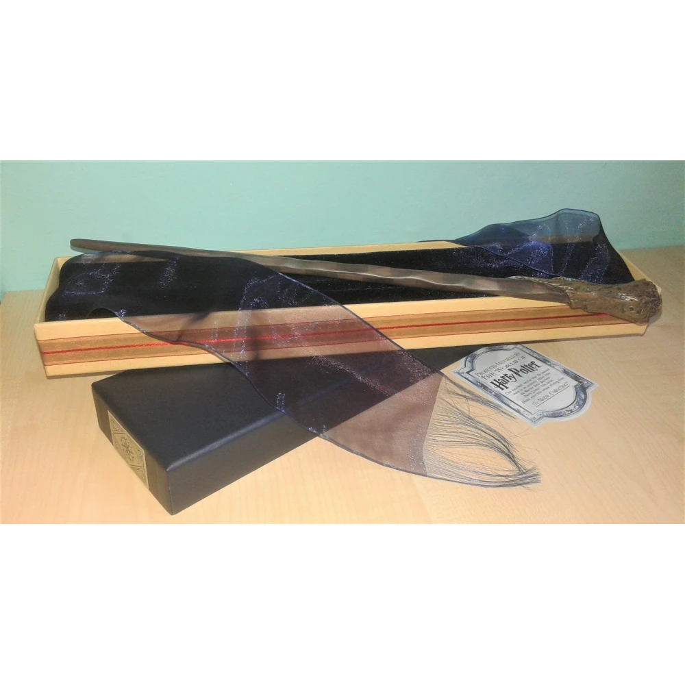 Ron Weasleys Zauberstab mit Ollivander-Box