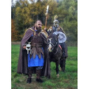 Kožené vikingské náholenice