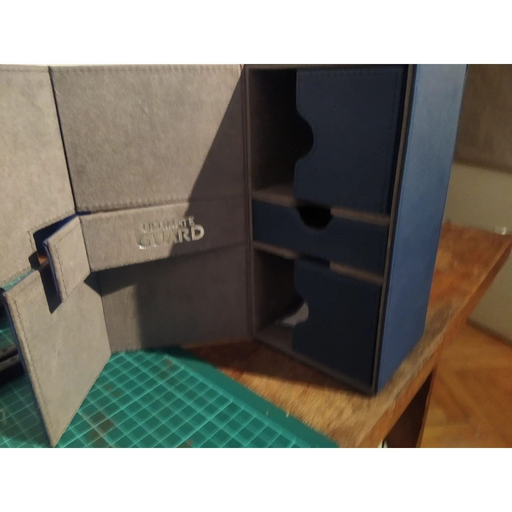 Ultimate Guard Twin Flip'n'Tray 200+ Kartenbox
