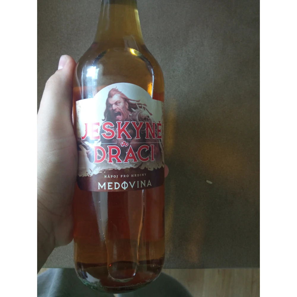 Medovina Jeskyně a draci 0,7 l