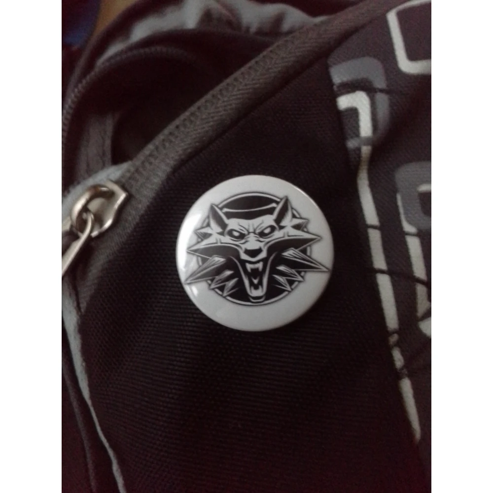 Witcher-Button weiß