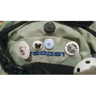 Witcher-Button weiß