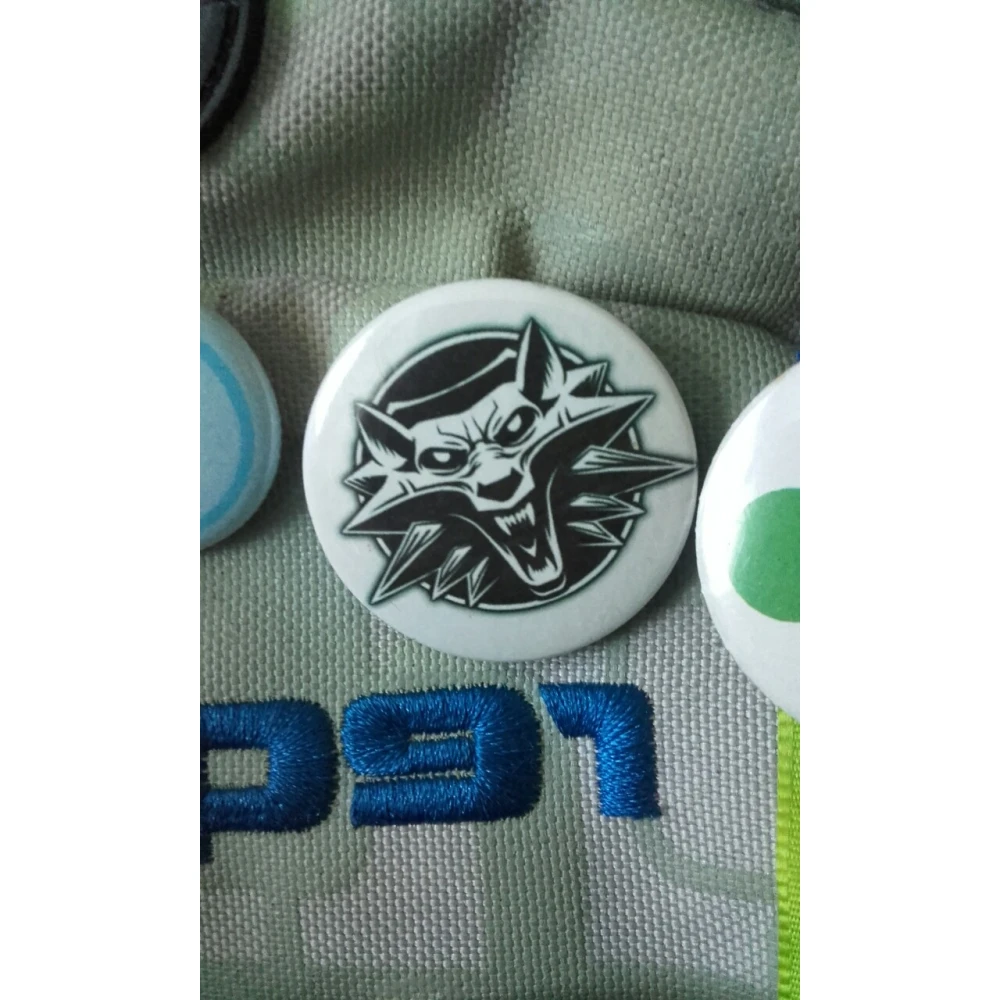 Witcher-Button weiß