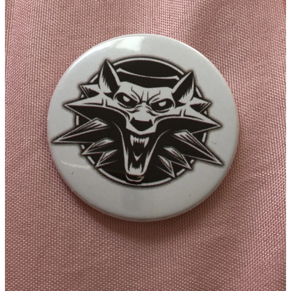 Witcher-Button weiß