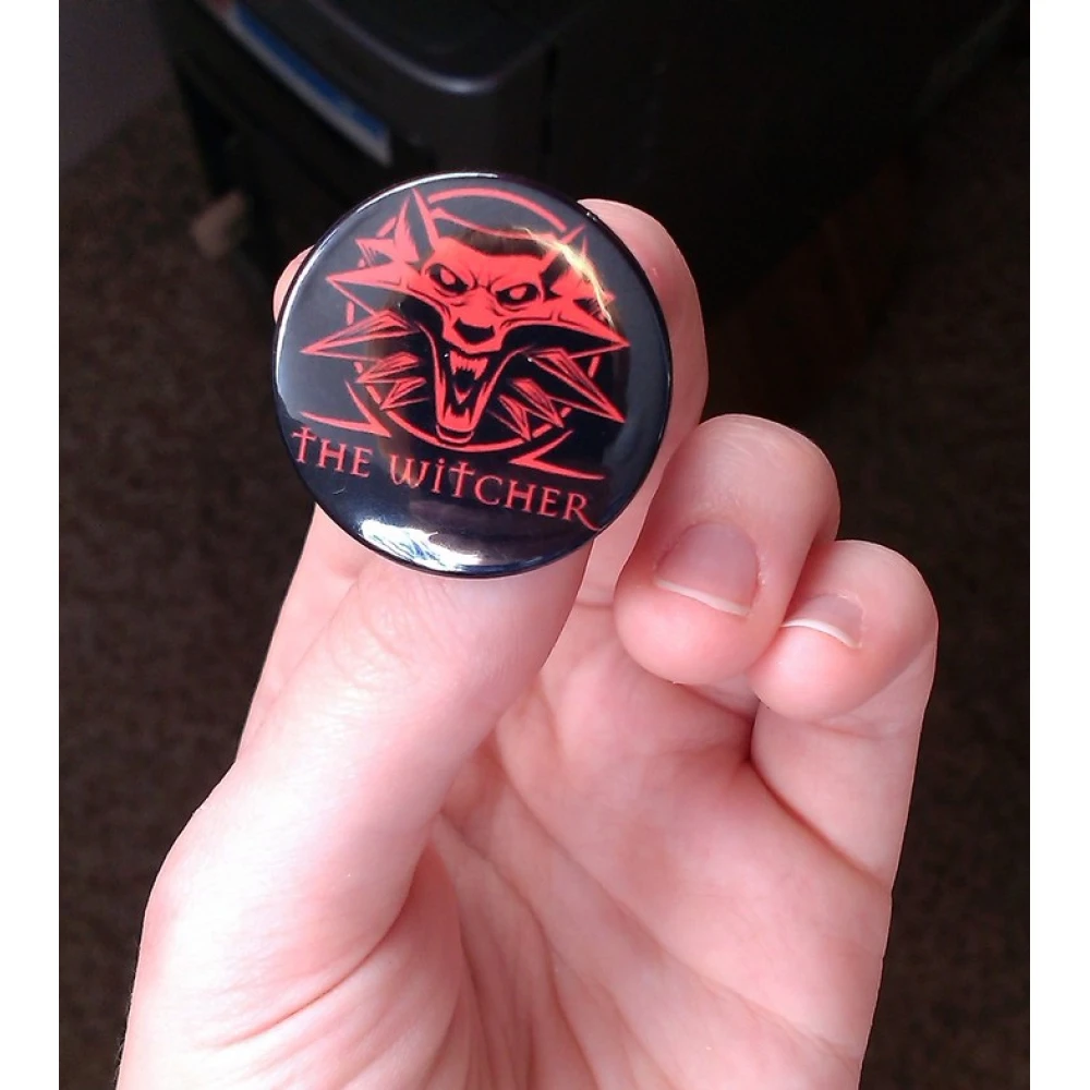 Witcher Button schwarz