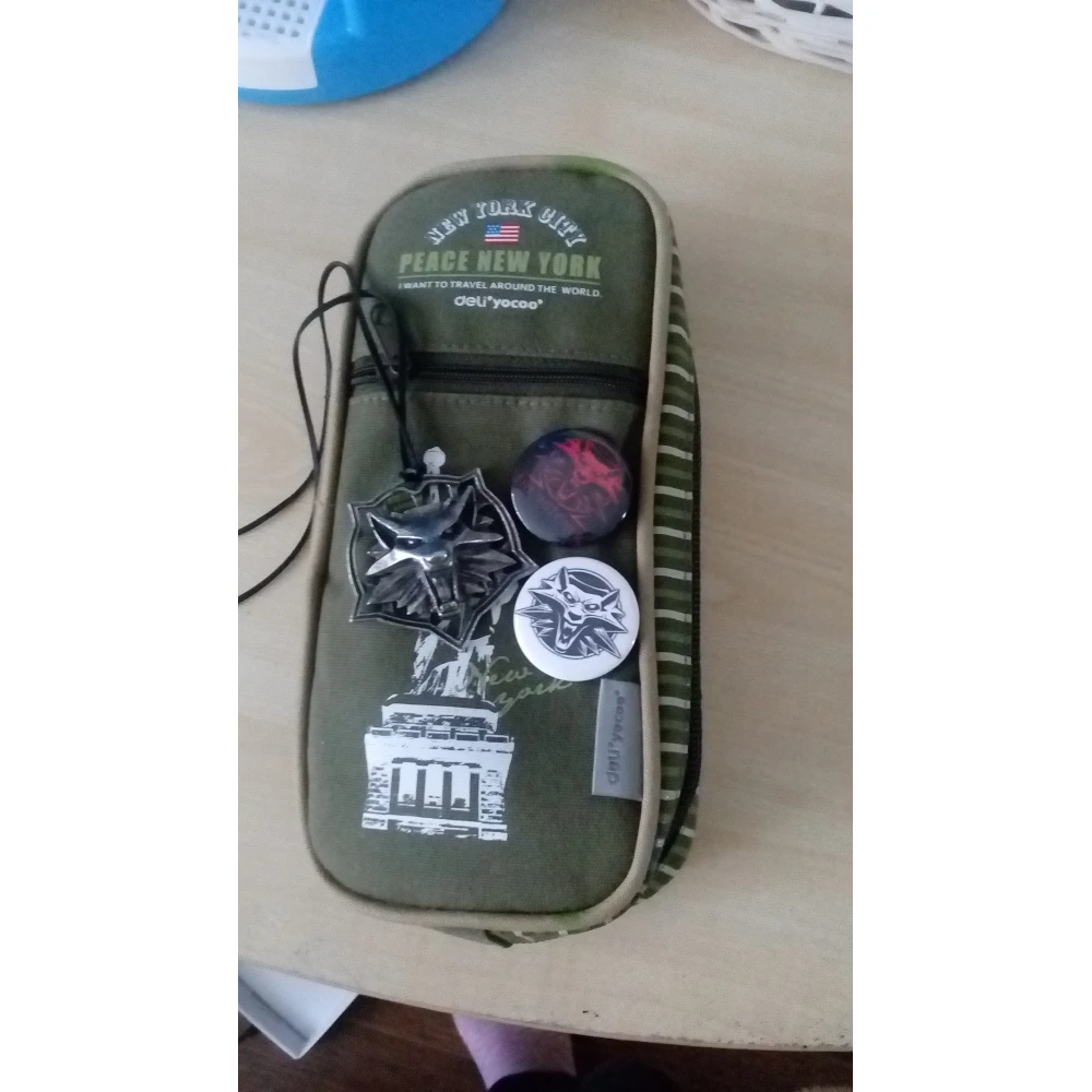 Witcher Button schwarz