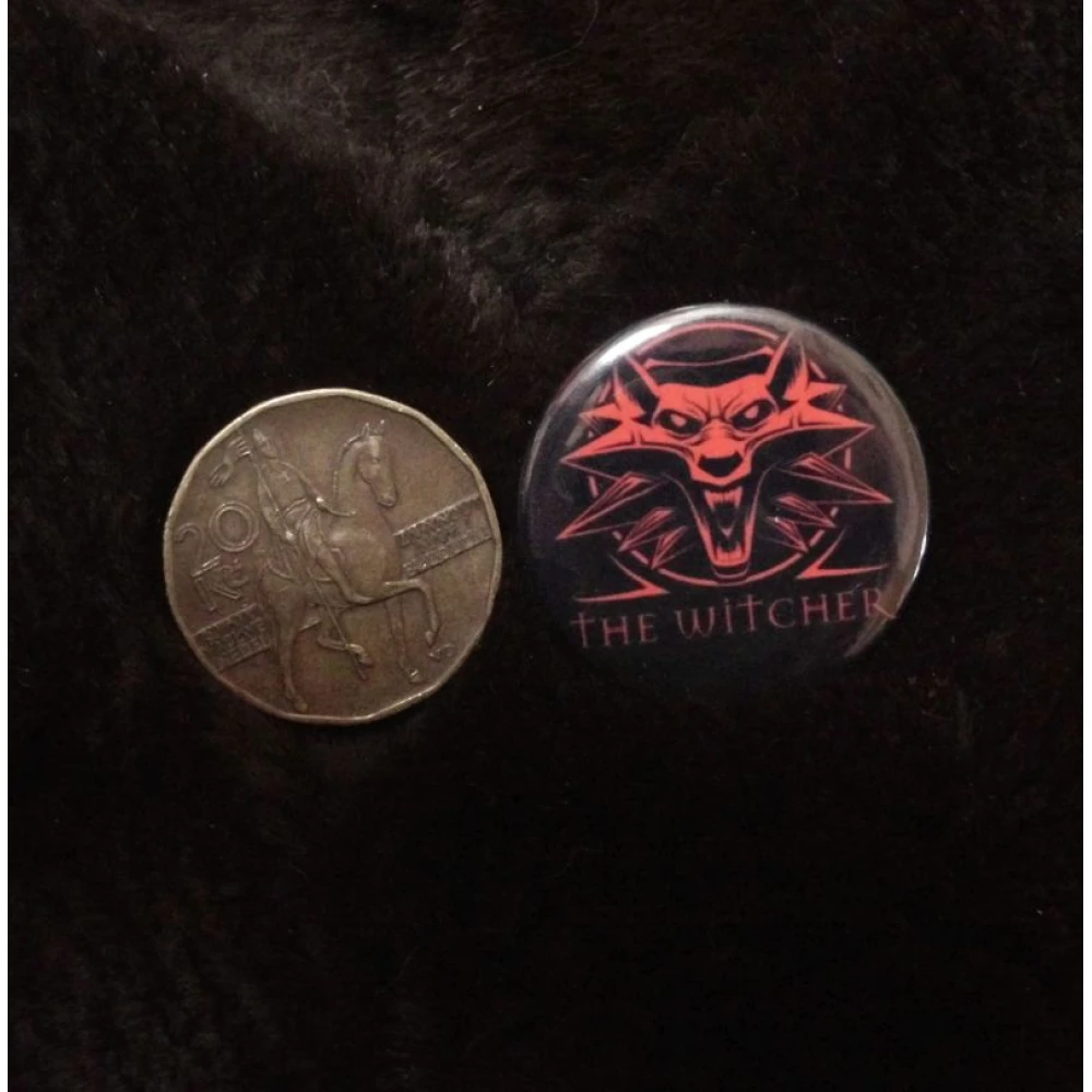 Witcher Button schwarz
