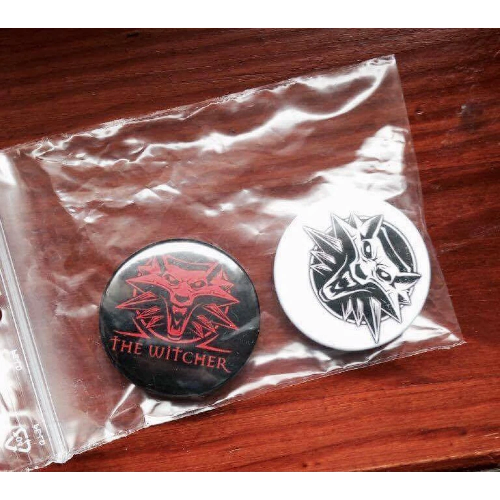 Witcher Button schwarz