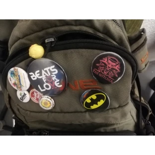 Witcher Button schwarz