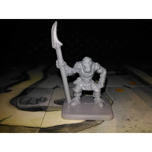 Plastová figurka - skřet se šavlí