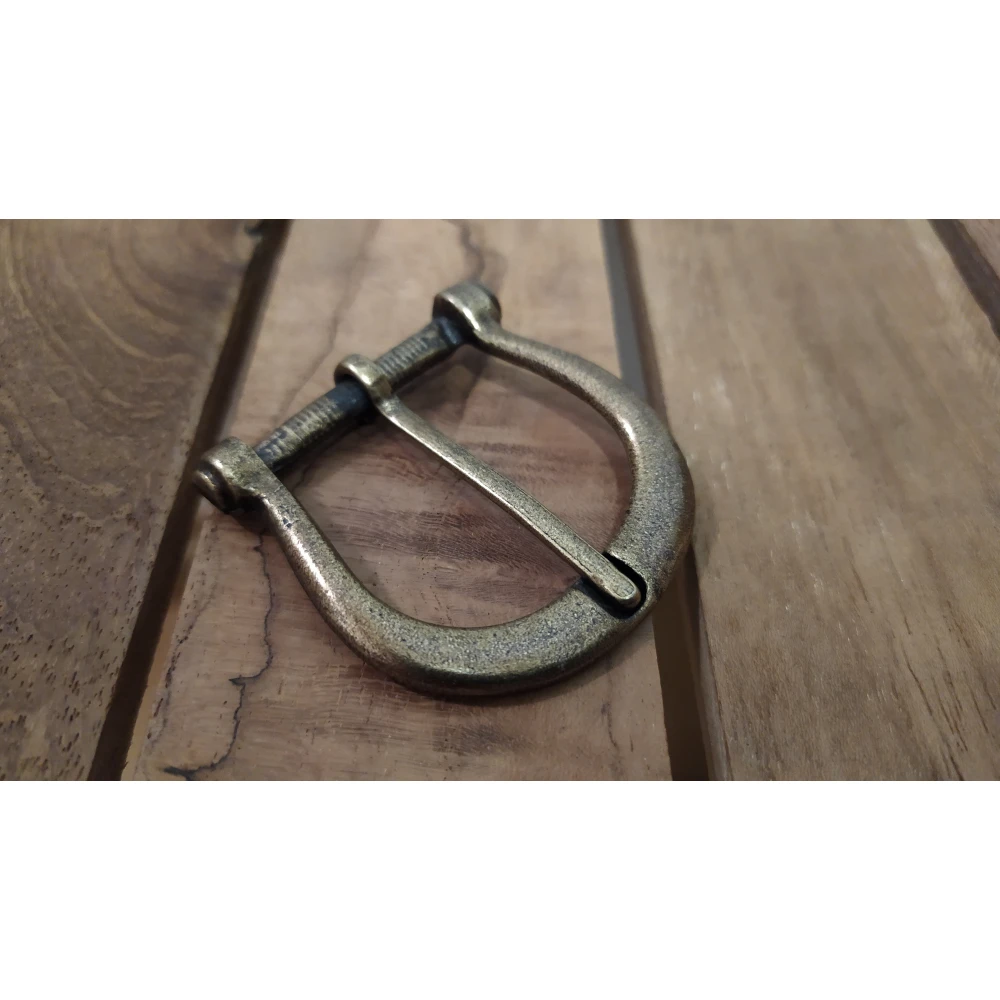 Gothic belt buckle