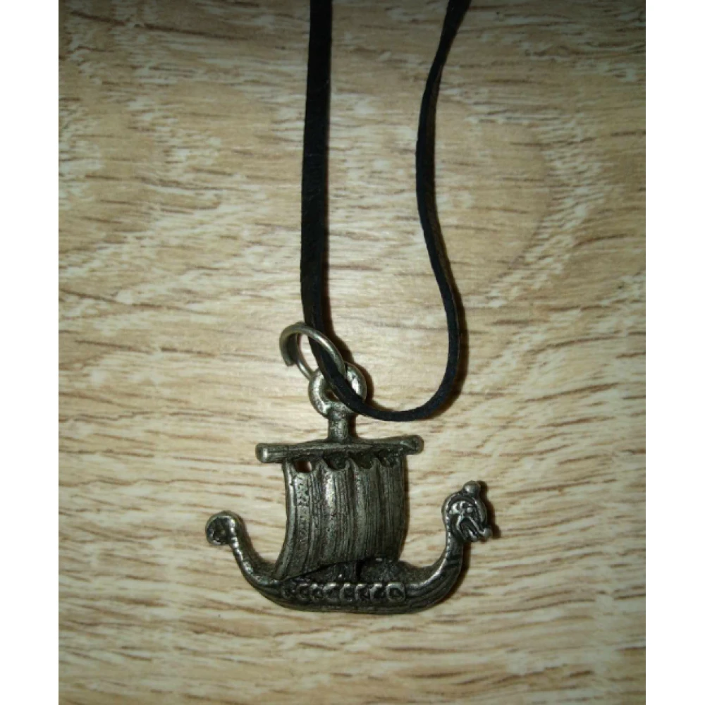 Drakkar pendant
