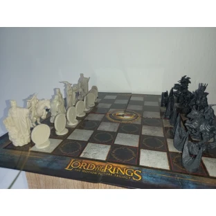 The Lord of the Rings Chess Set - Battle for Middle-earth