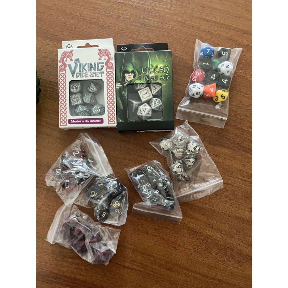 Dice Set - Stone Skulls