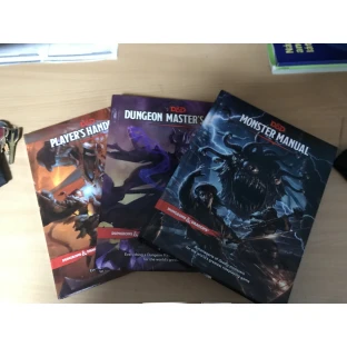 Dungeons & Dragons Core Rulebook Gift Set + Dice