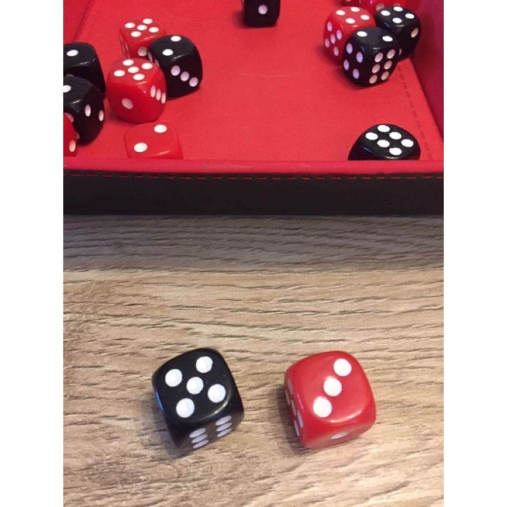 Set of six-sided dice with pips (10 pcs)