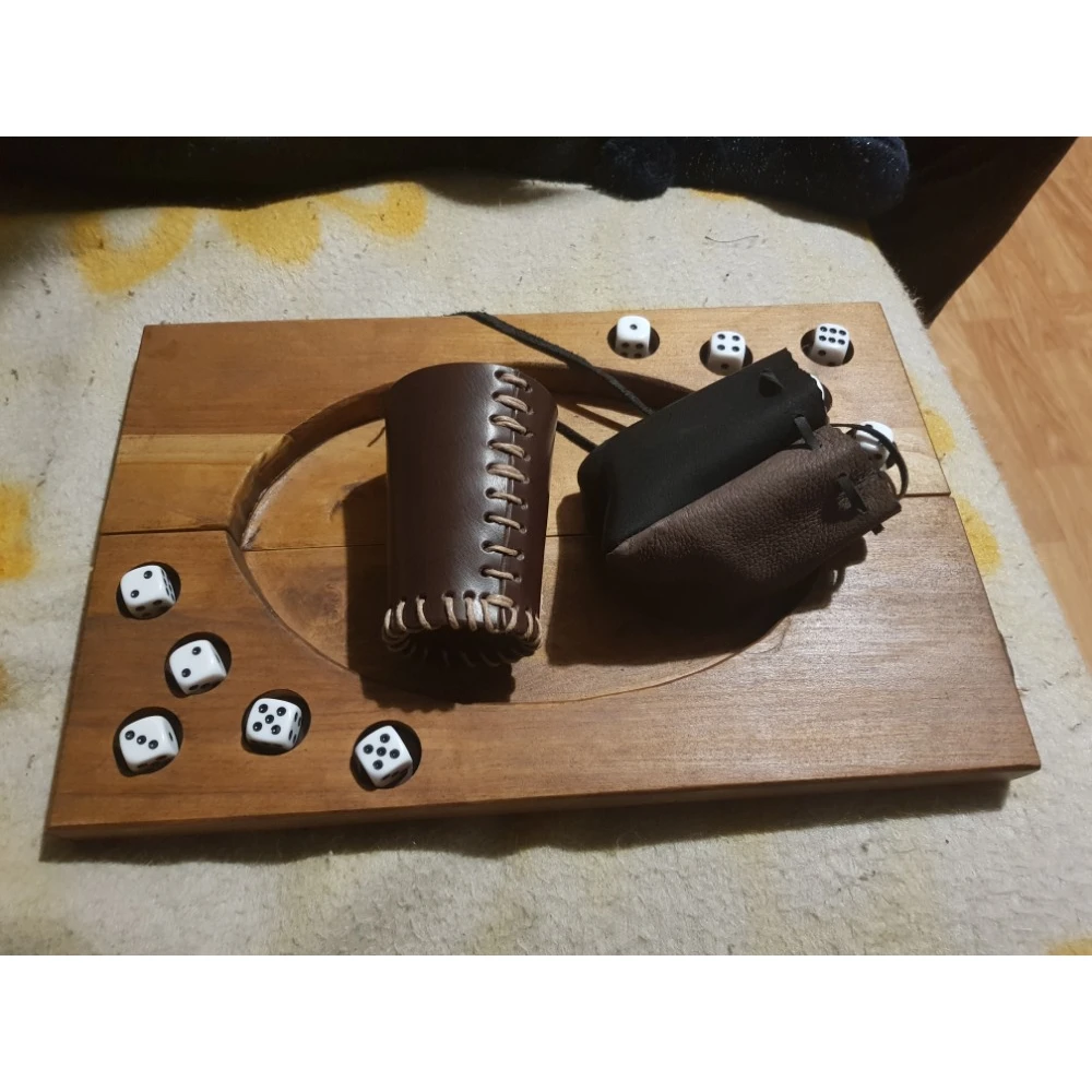 Set of six-sided dice with pips (10 pcs)