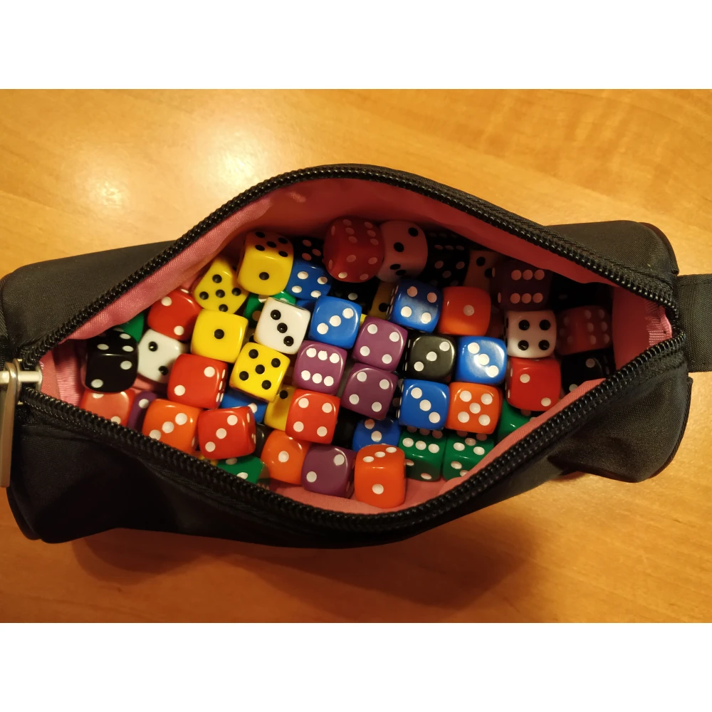 Set of six-sided dice with pips (10 pcs)