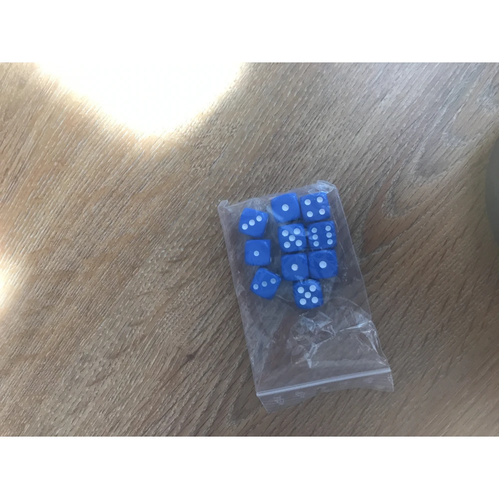 Set of six-sided dice with pips (10 pcs)