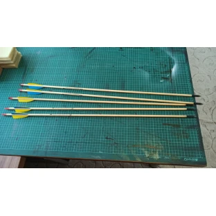 EK-Archery wooden arrow, feather fletching 80 cm