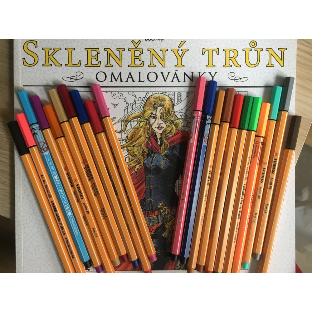 Skleněný trůn: omalovánky
