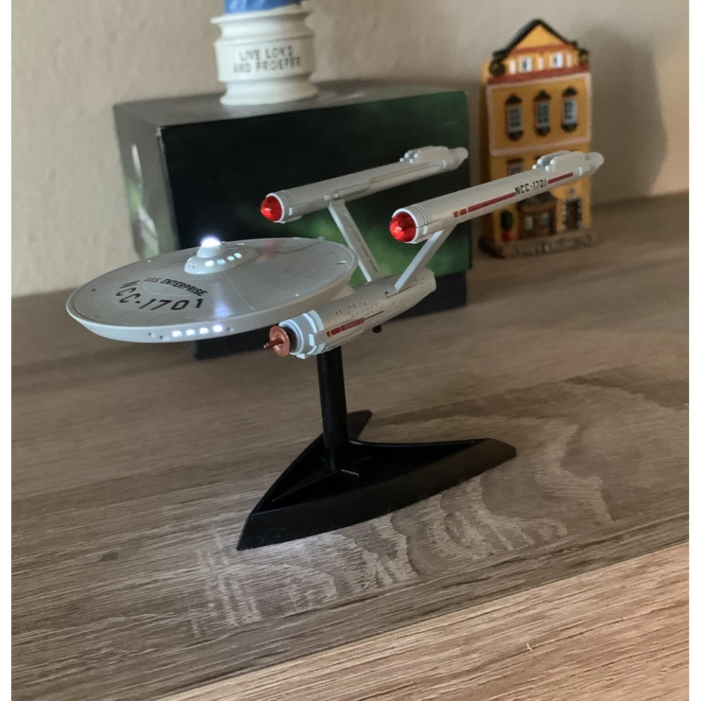Star Trek Miniatur - U. S. S. Enterprise NCC-1701