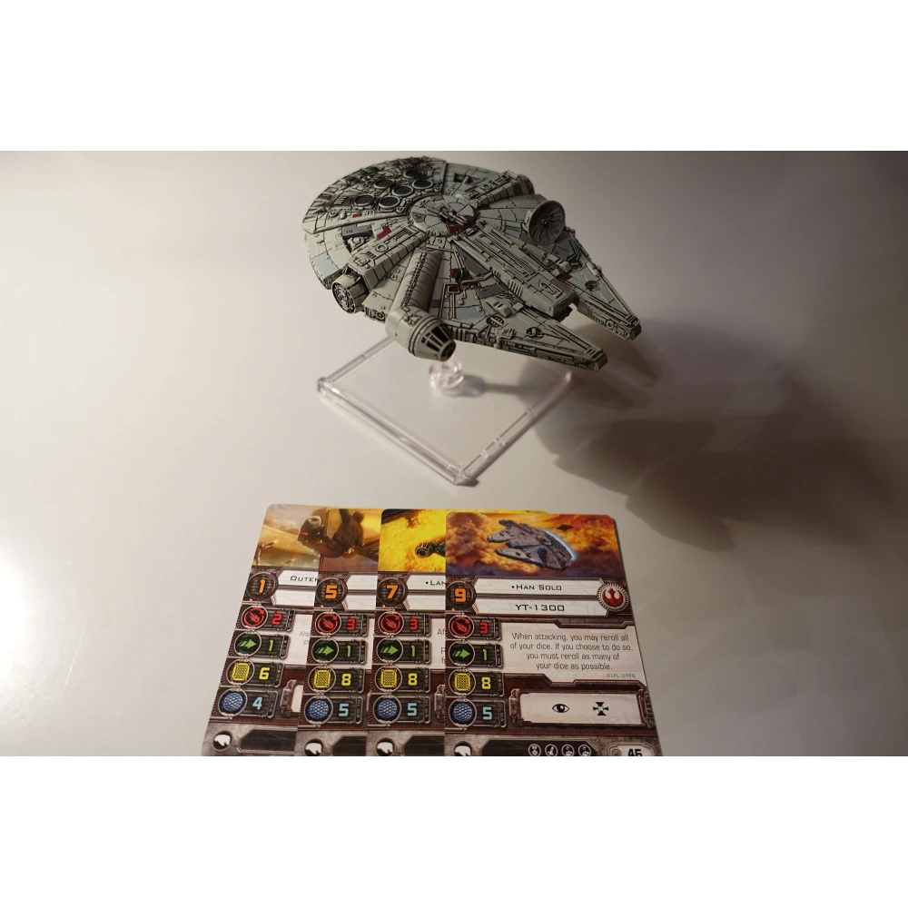 Star Wars: X-Wing Miniatures Game - Millennium Falcon