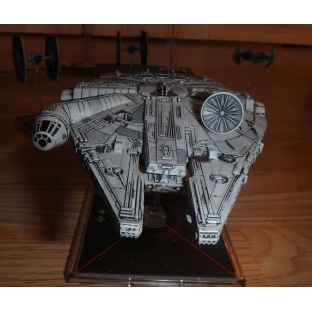 Star Wars: X-Wing Miniatures Game - Millennium Falcon