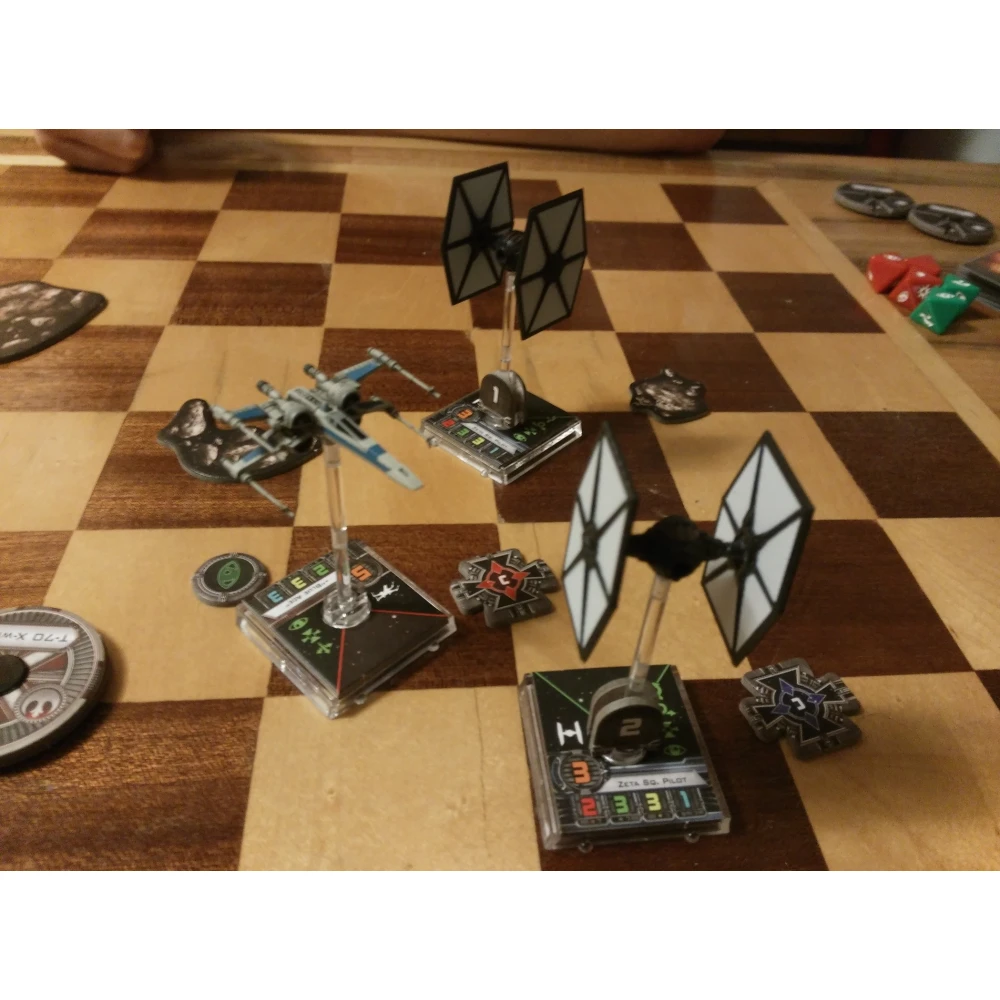 Star Wars: X-Wing Miniatures Game - The Force Awakens Core Set