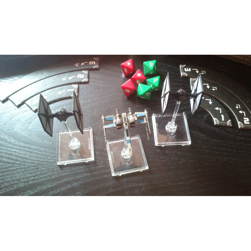Star Wars: X-Wing Miniatures Game - The Force Awakens Core Set