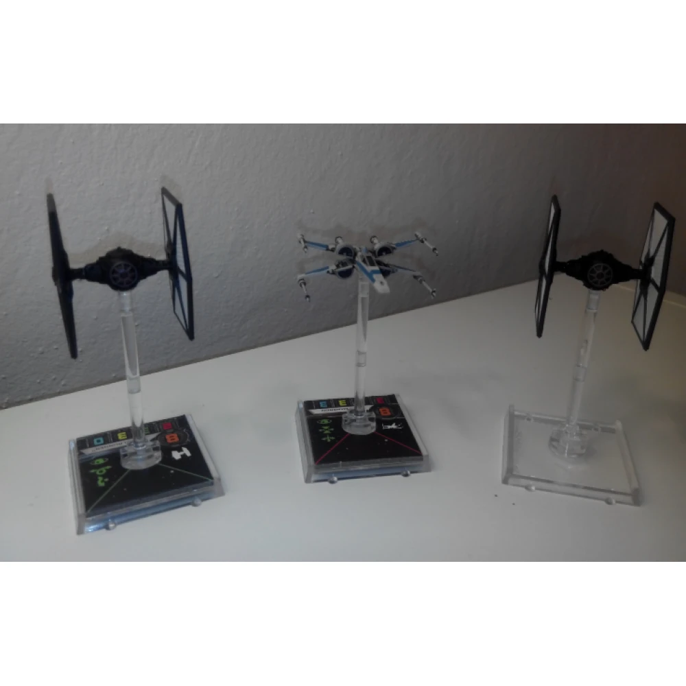 Star Wars: X-Wing Miniatures Game - The Force Awakens Core Set