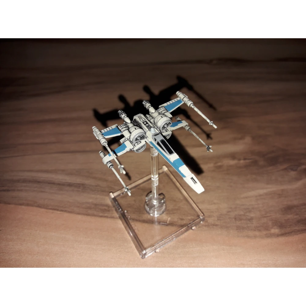 Star Wars: X-Wing Miniatures Game - T-70 X-Wing