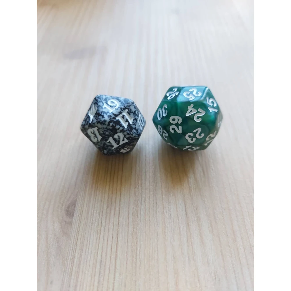 Pearl d30 dice
