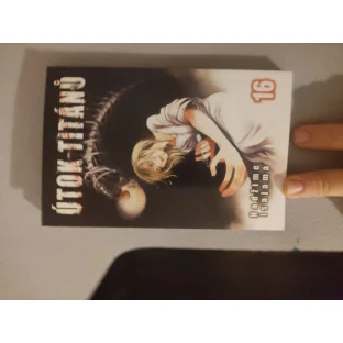 Útok titánů 16