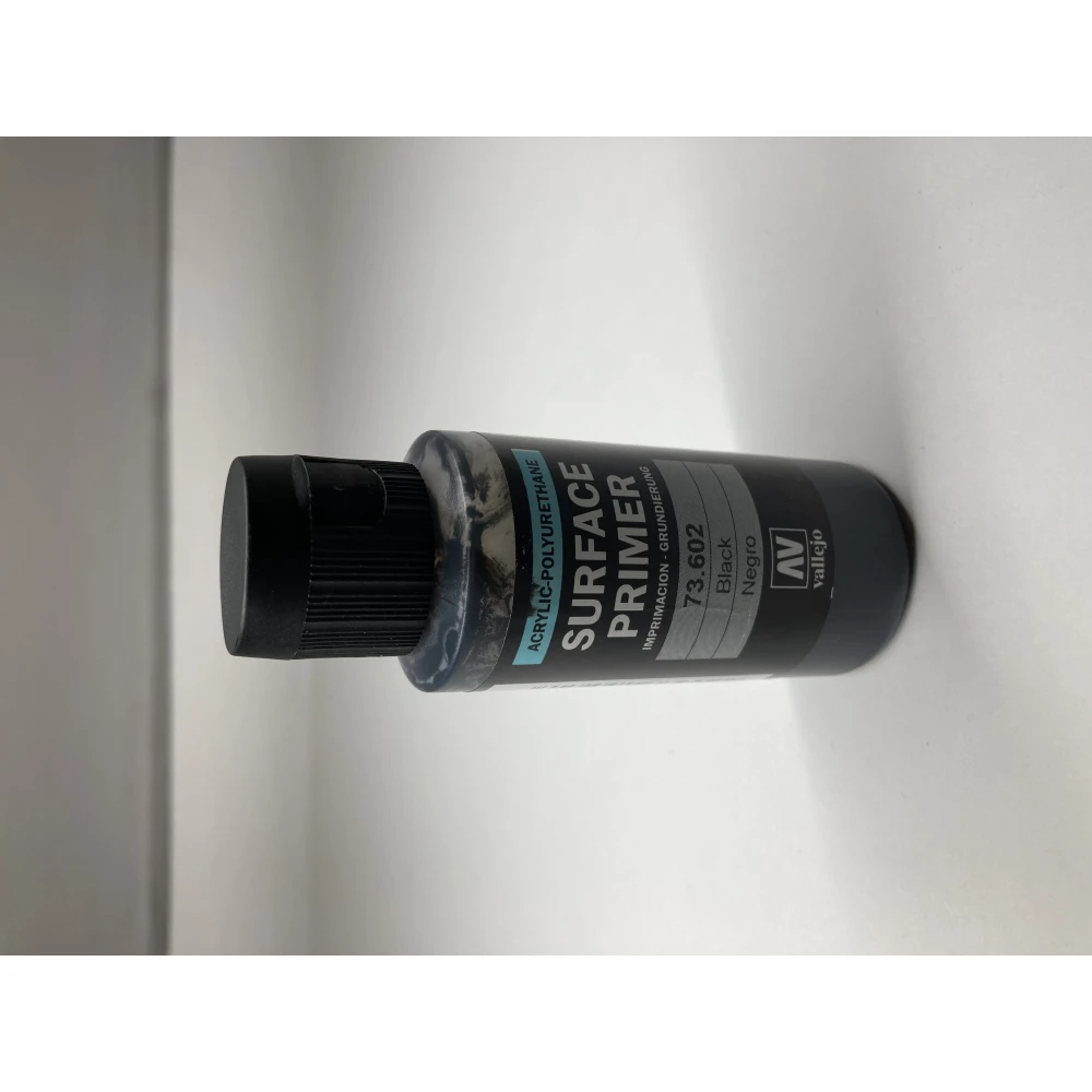 Vallejo: Black Surface Primer