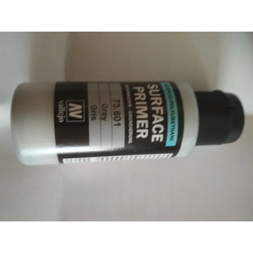 Vallejo: Grey Surface Primer